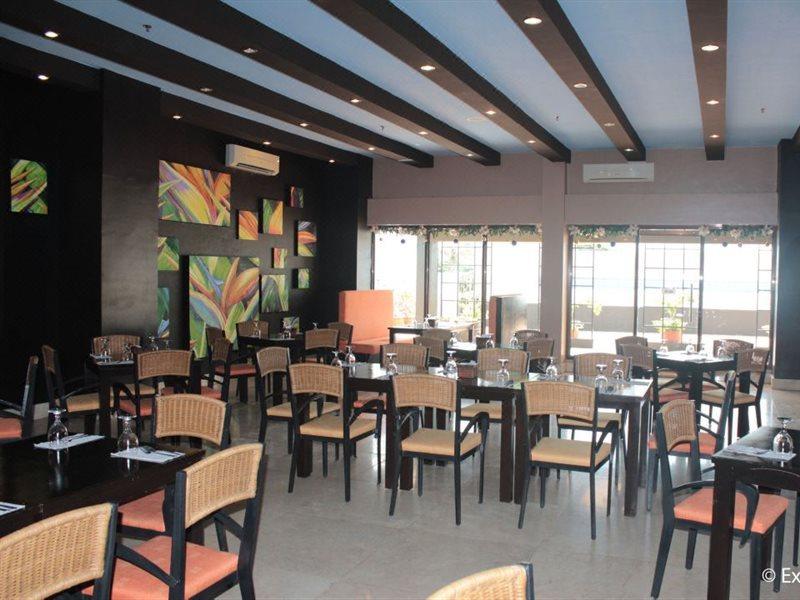 Pamulinawen Hotel Laoag Extérieur photo