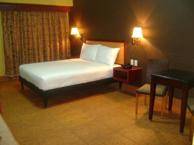 Pamulinawen Hotel Laoag Chambre photo