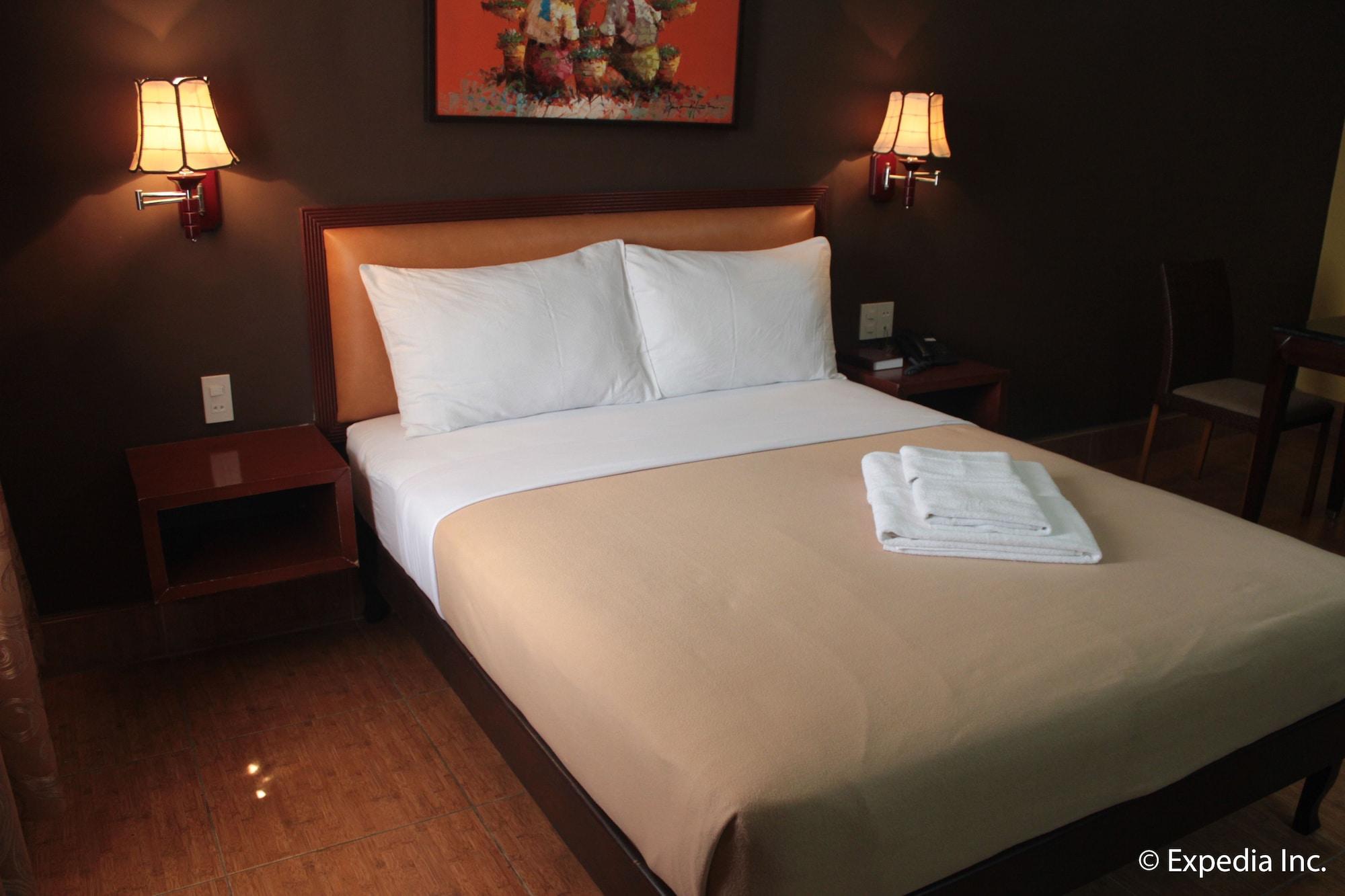 Pamulinawen Hotel Laoag Extérieur photo