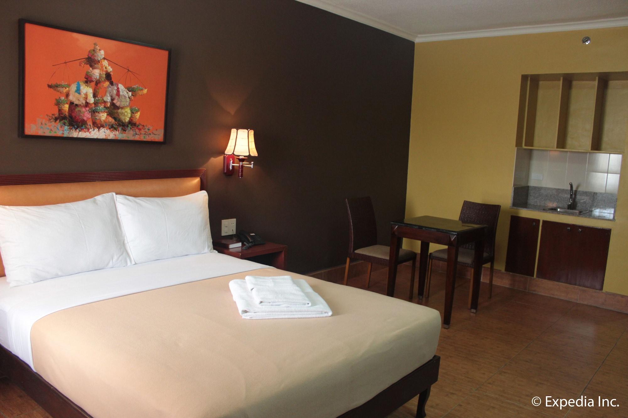Pamulinawen Hotel Laoag Extérieur photo