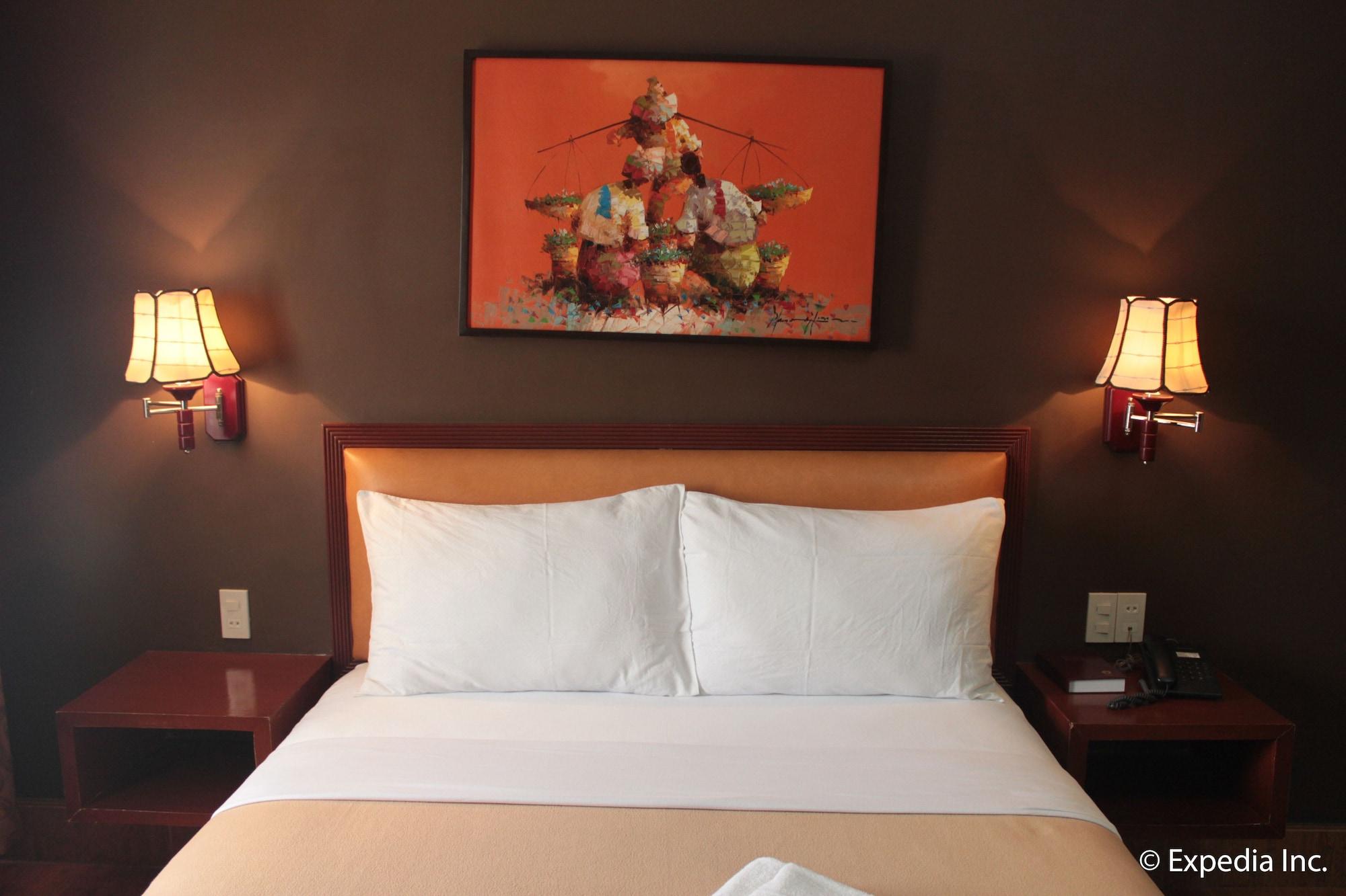 Pamulinawen Hotel Laoag Extérieur photo