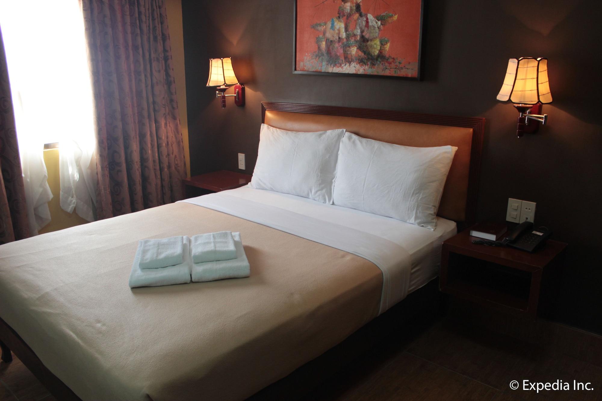 Pamulinawen Hotel Laoag Extérieur photo