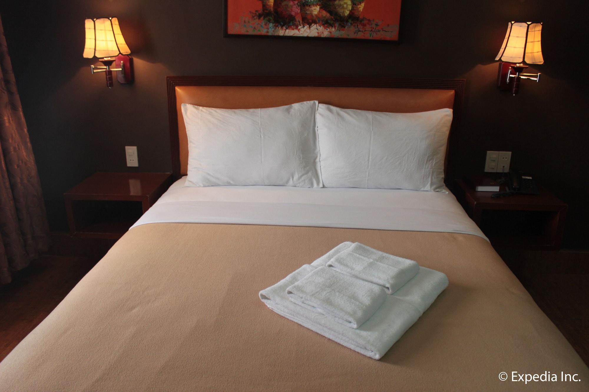 Pamulinawen Hotel Laoag Extérieur photo