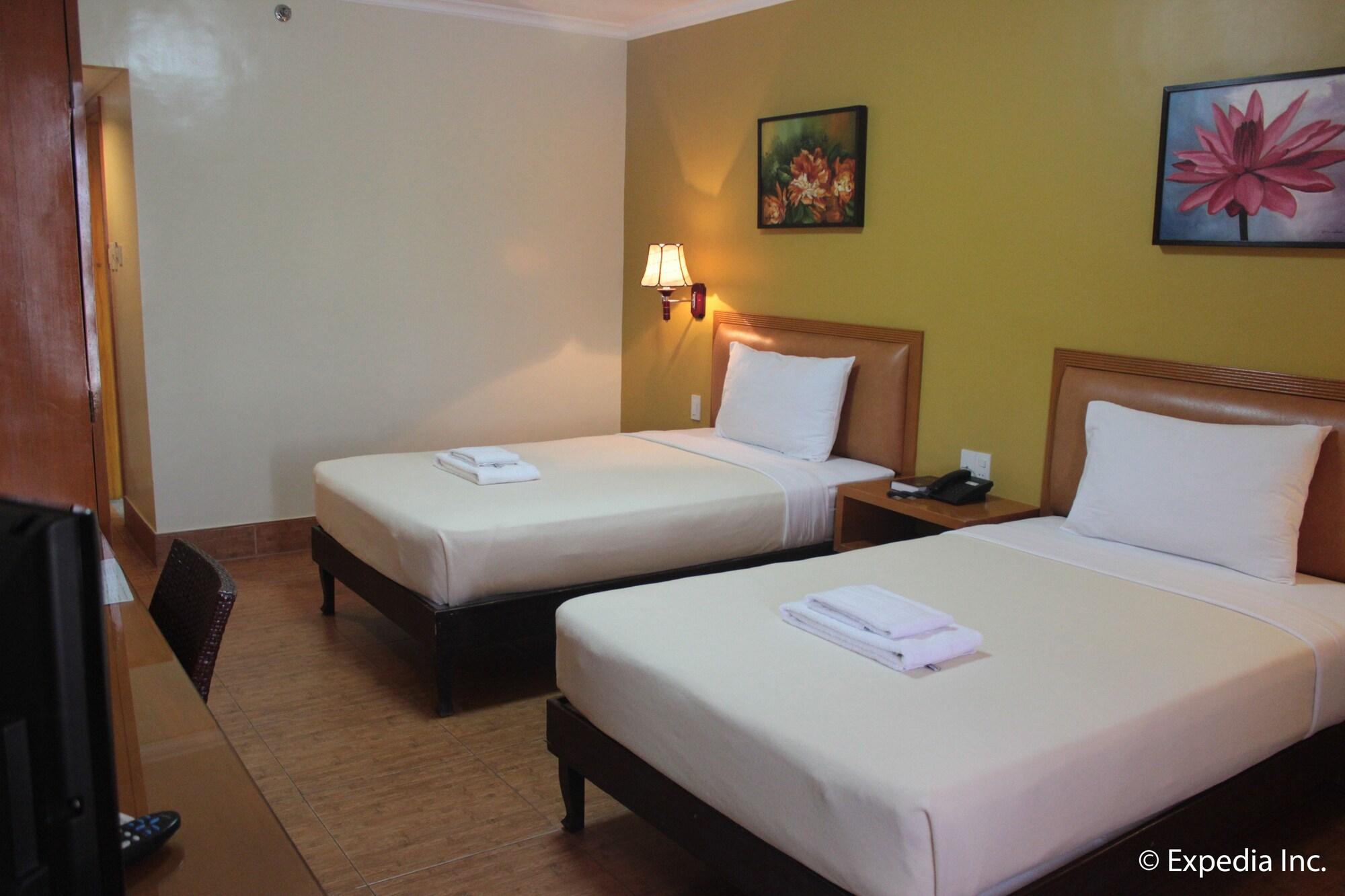 Pamulinawen Hotel Laoag Extérieur photo