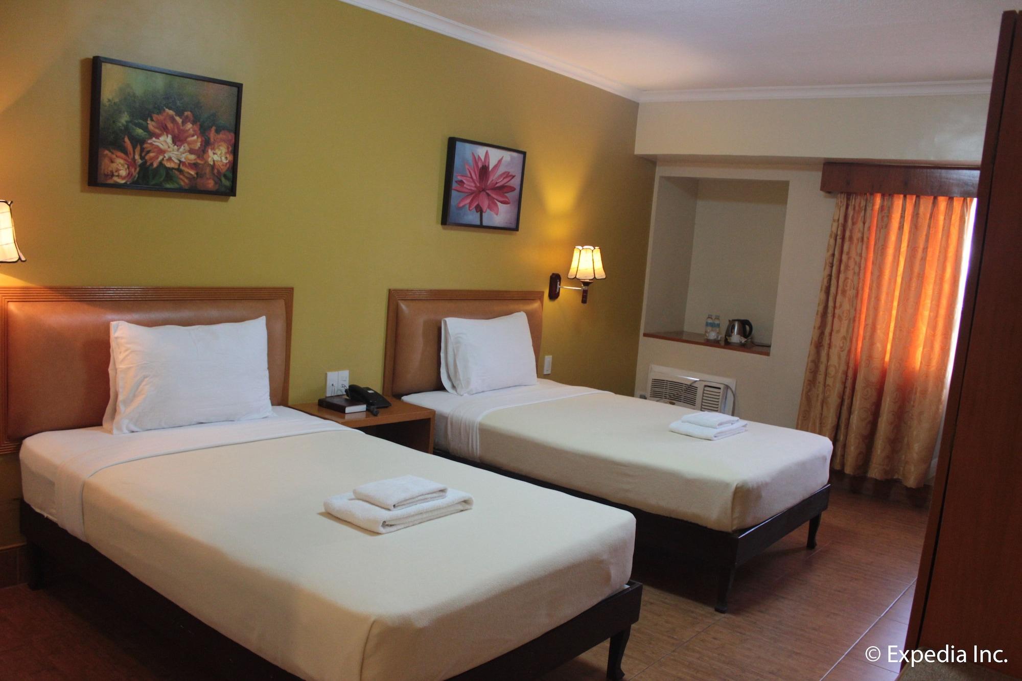 Pamulinawen Hotel Laoag Extérieur photo