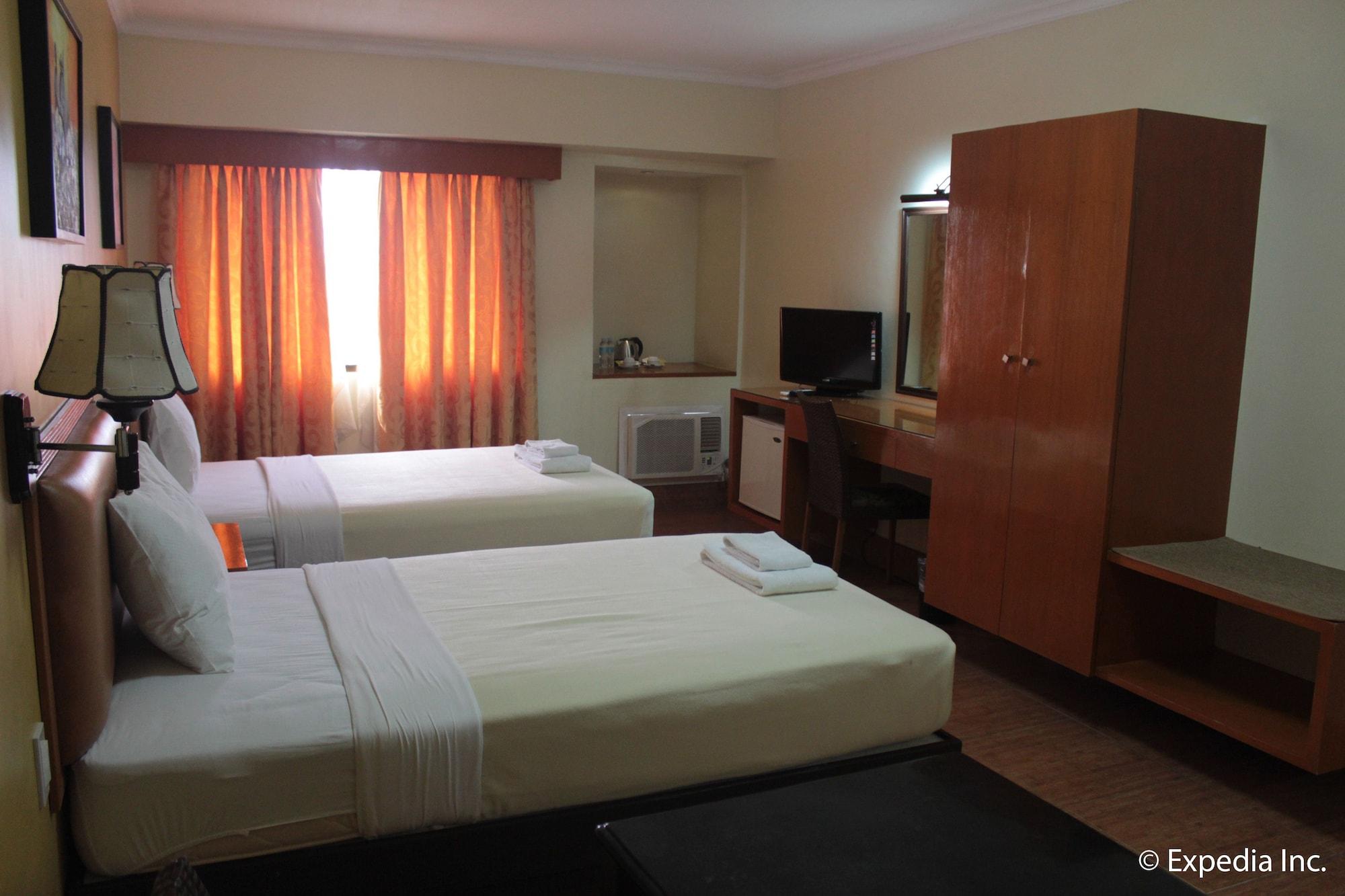 Pamulinawen Hotel Laoag Extérieur photo