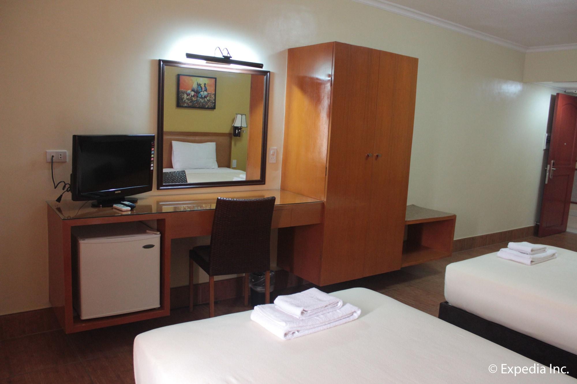Pamulinawen Hotel Laoag Extérieur photo
