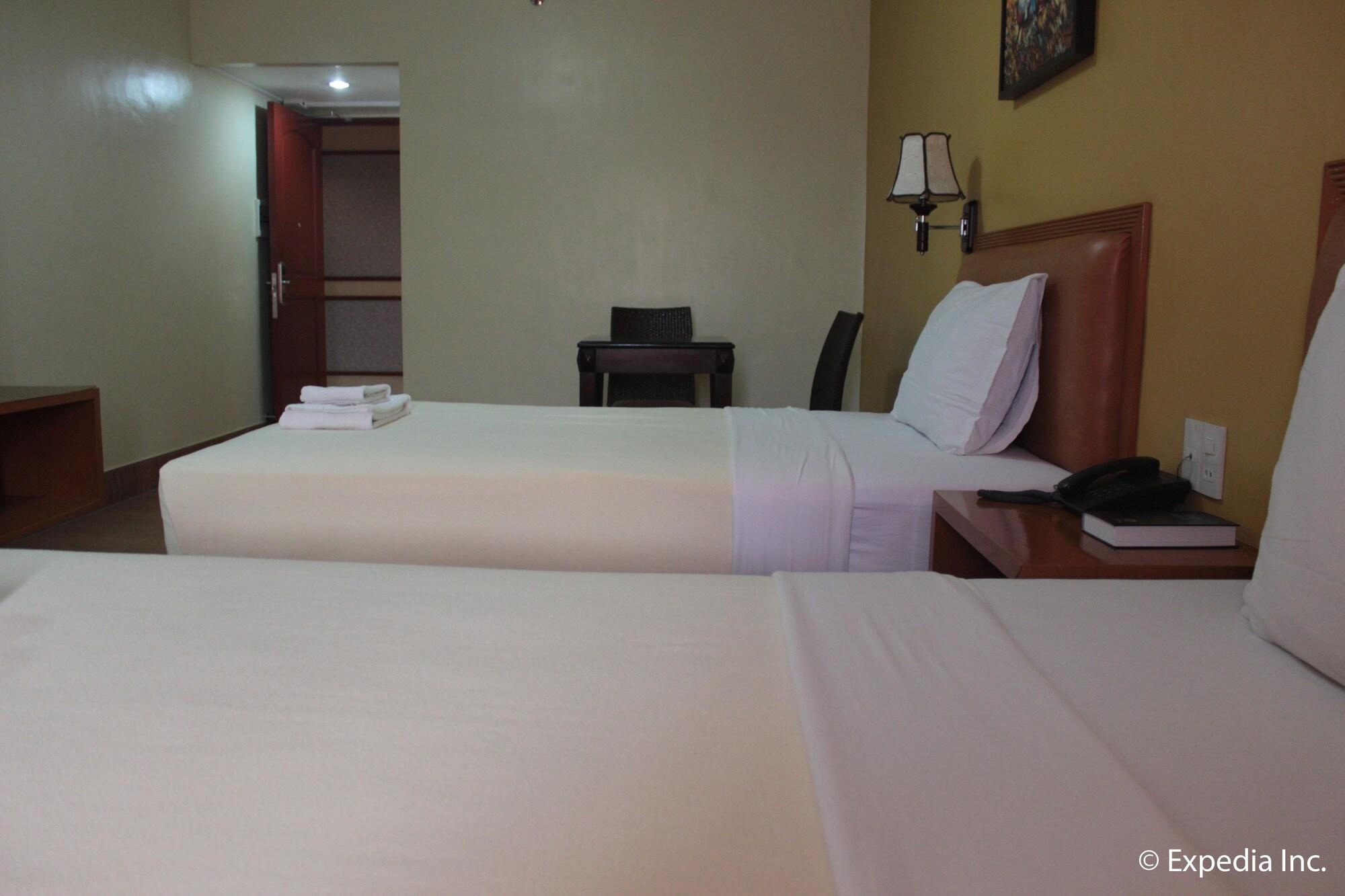 Pamulinawen Hotel Laoag Extérieur photo