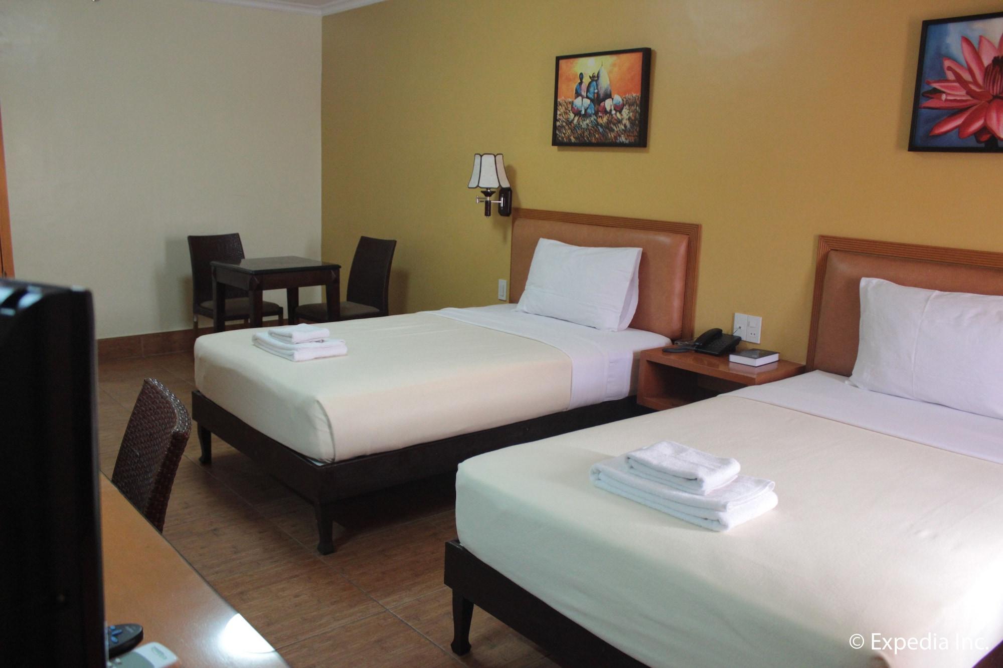 Pamulinawen Hotel Laoag Extérieur photo