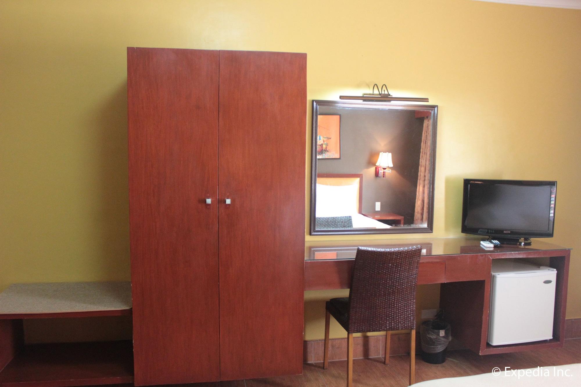 Pamulinawen Hotel Laoag Extérieur photo
