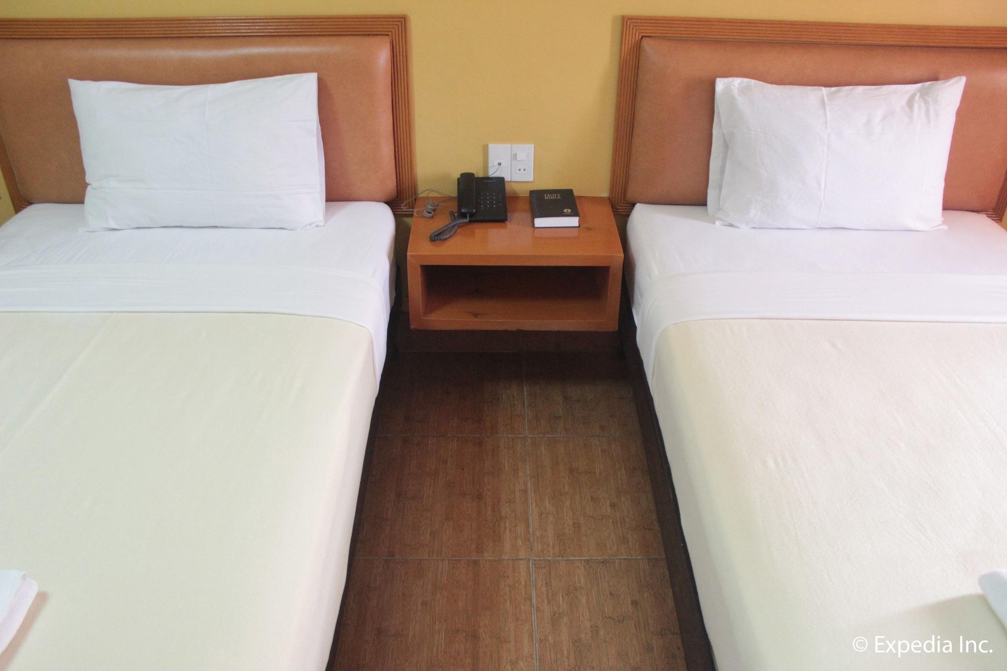 Pamulinawen Hotel Laoag Extérieur photo