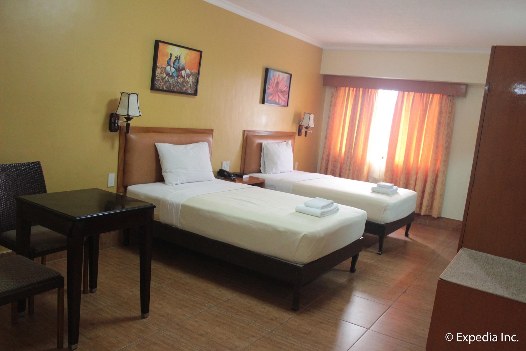 Pamulinawen Hotel Laoag Extérieur photo