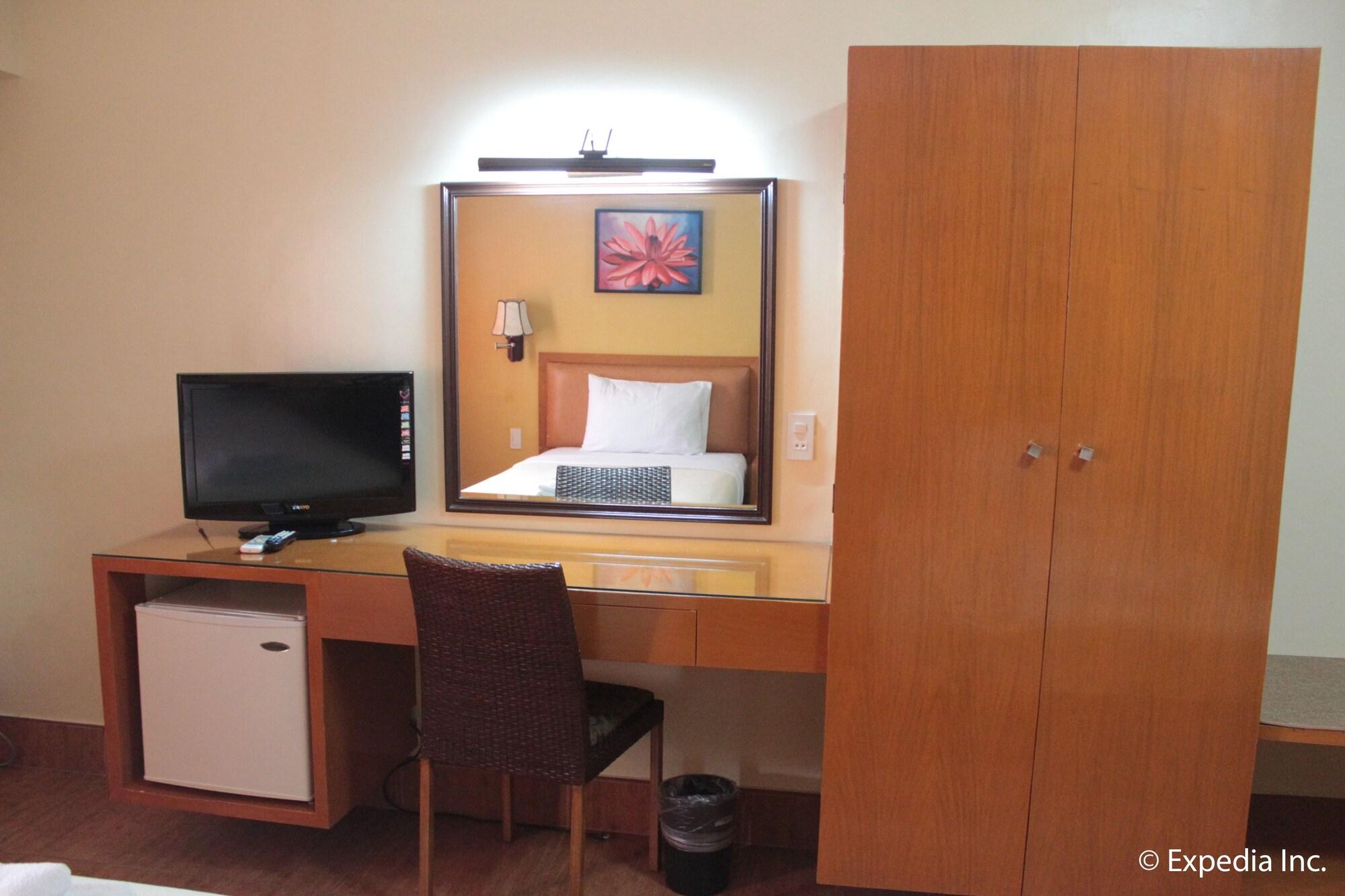 Pamulinawen Hotel Laoag Extérieur photo