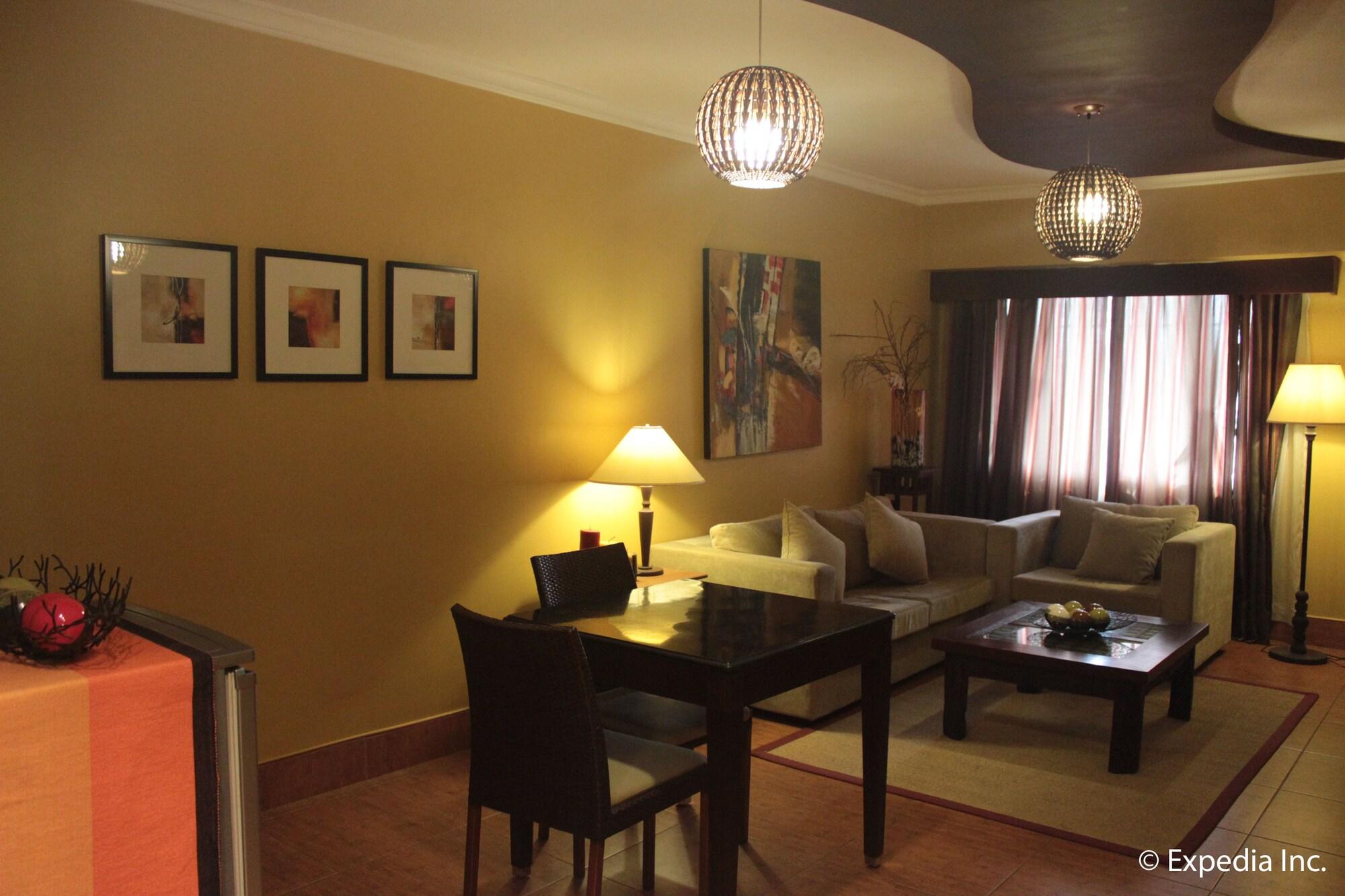 Pamulinawen Hotel Laoag Extérieur photo