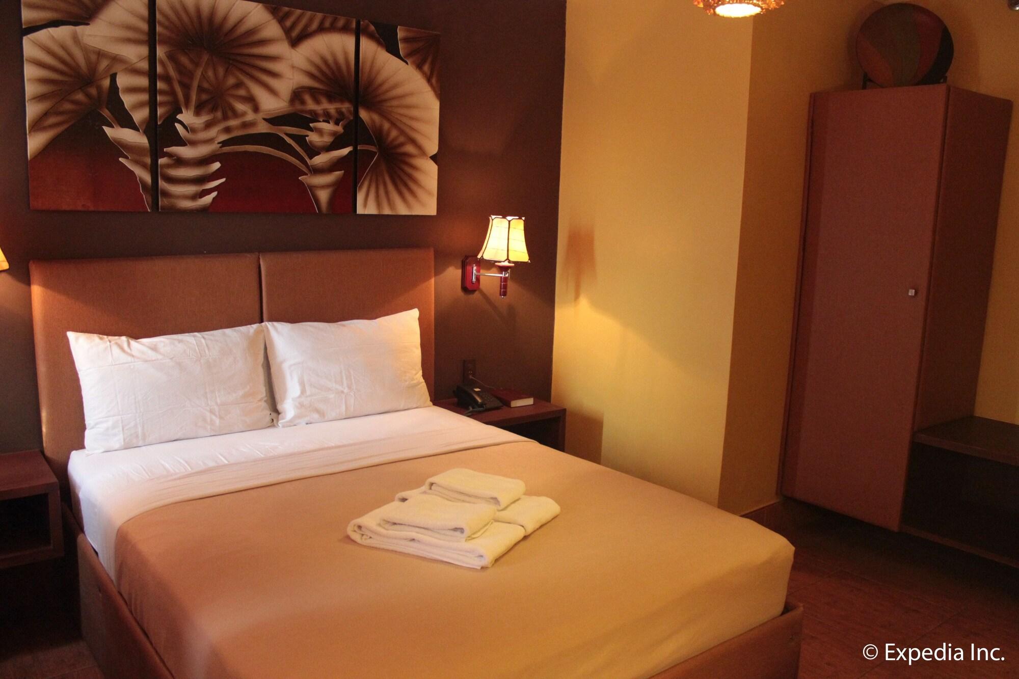 Pamulinawen Hotel Laoag Extérieur photo