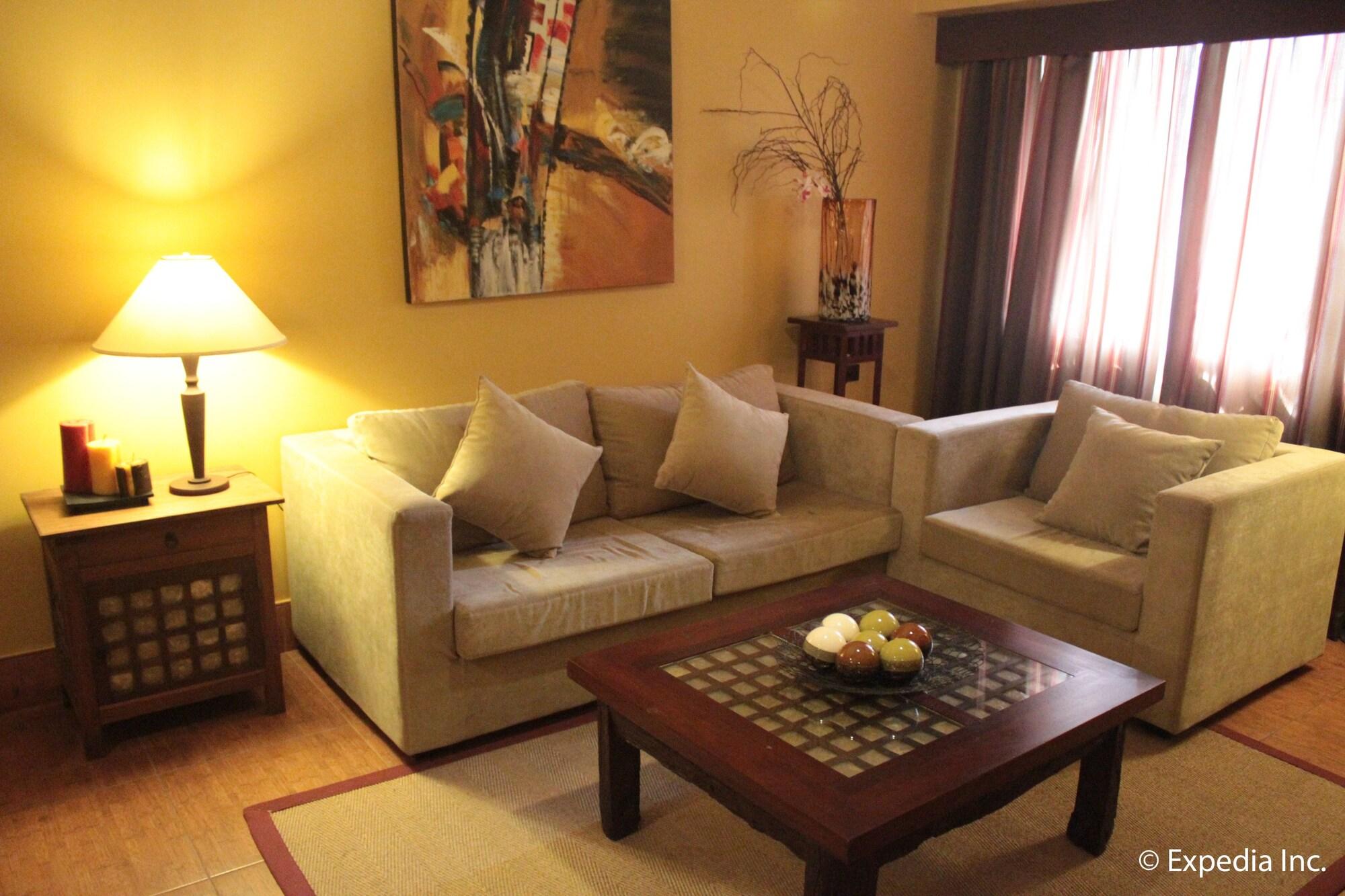 Pamulinawen Hotel Laoag Extérieur photo