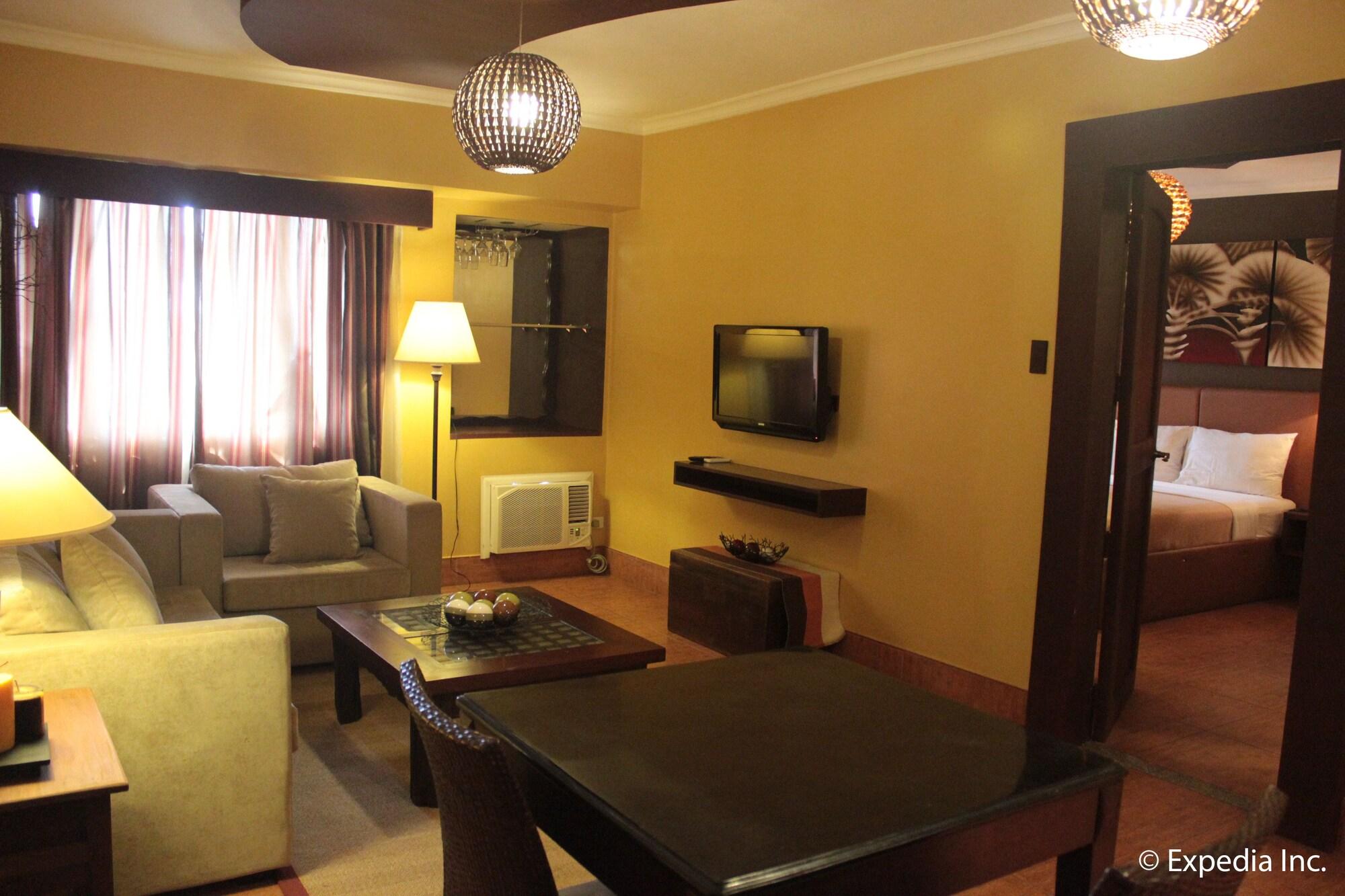 Pamulinawen Hotel Laoag Extérieur photo