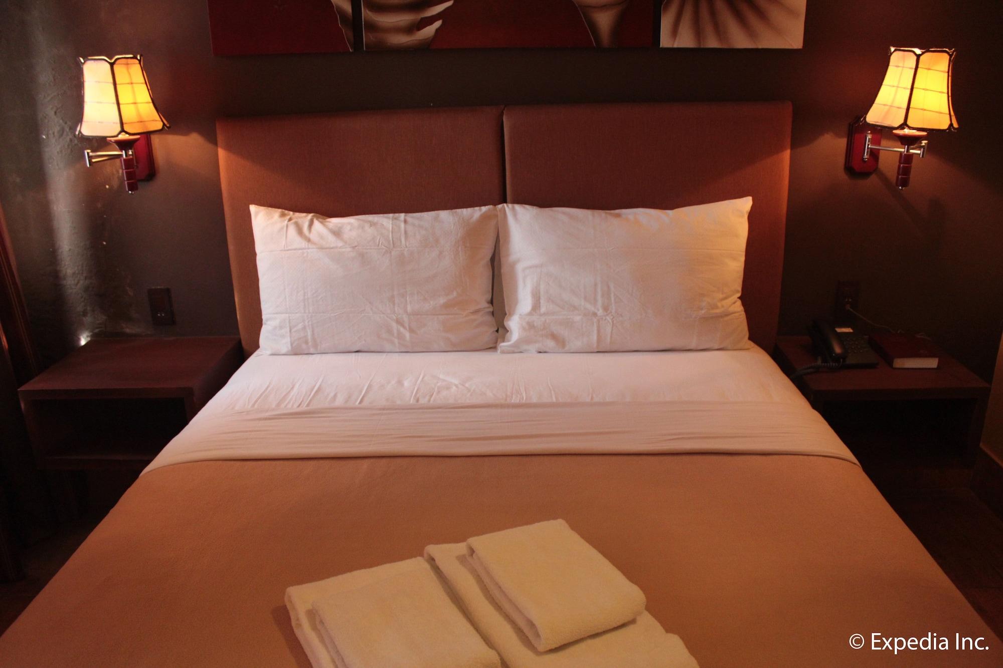 Pamulinawen Hotel Laoag Extérieur photo