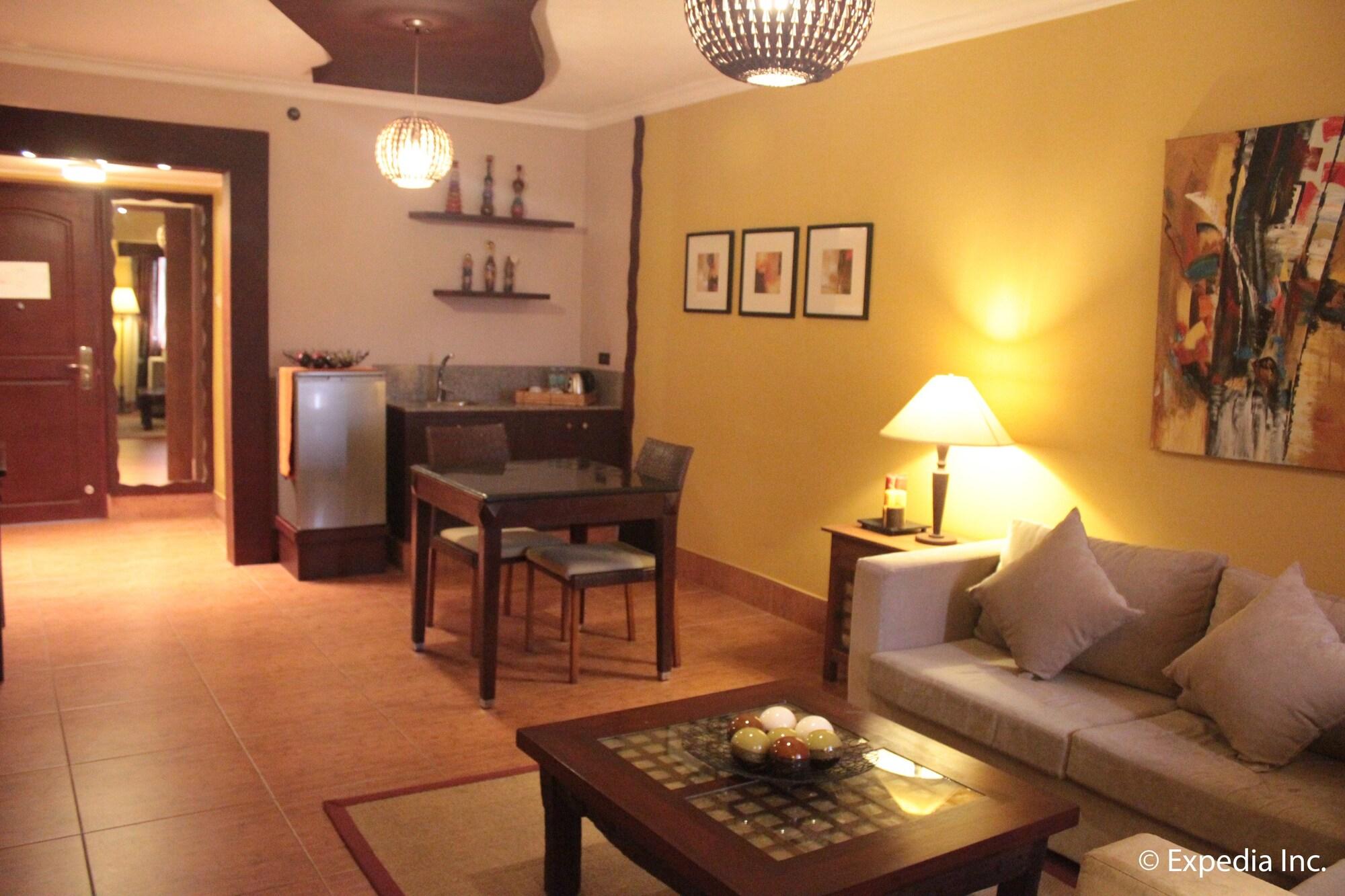 Pamulinawen Hotel Laoag Extérieur photo