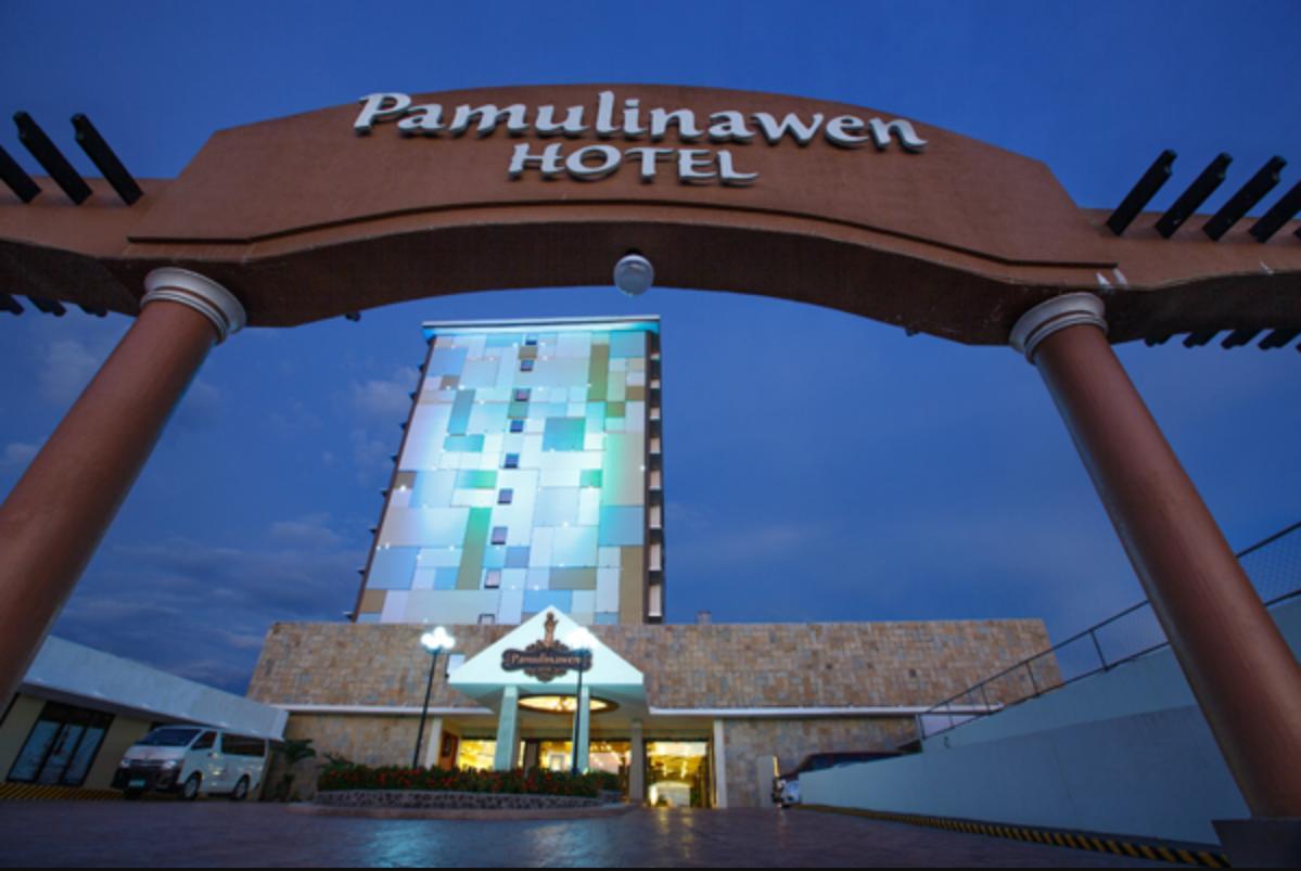 Pamulinawen Hotel Laoag Extérieur photo