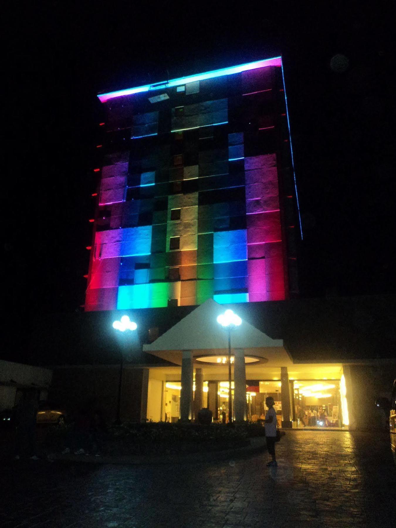 Pamulinawen Hotel Laoag Extérieur photo