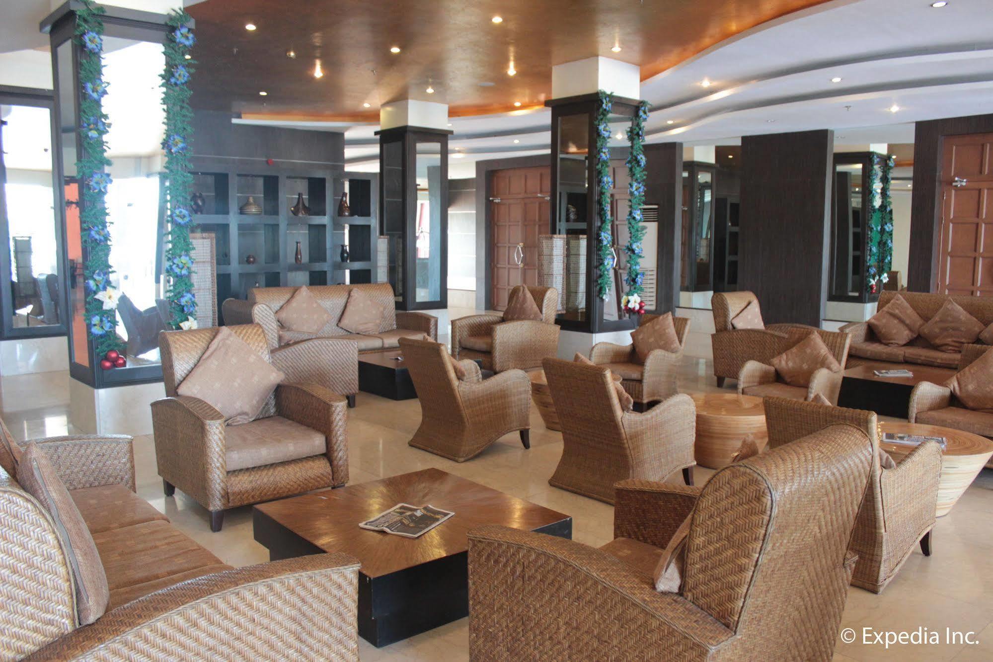 Pamulinawen Hotel Laoag Extérieur photo