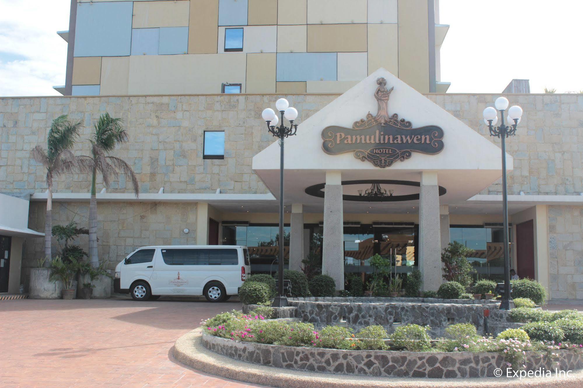 Pamulinawen Hotel Laoag Extérieur photo